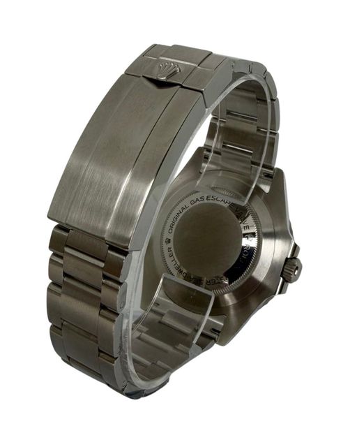 Rolex Sea-Dweller 126600 Image 3